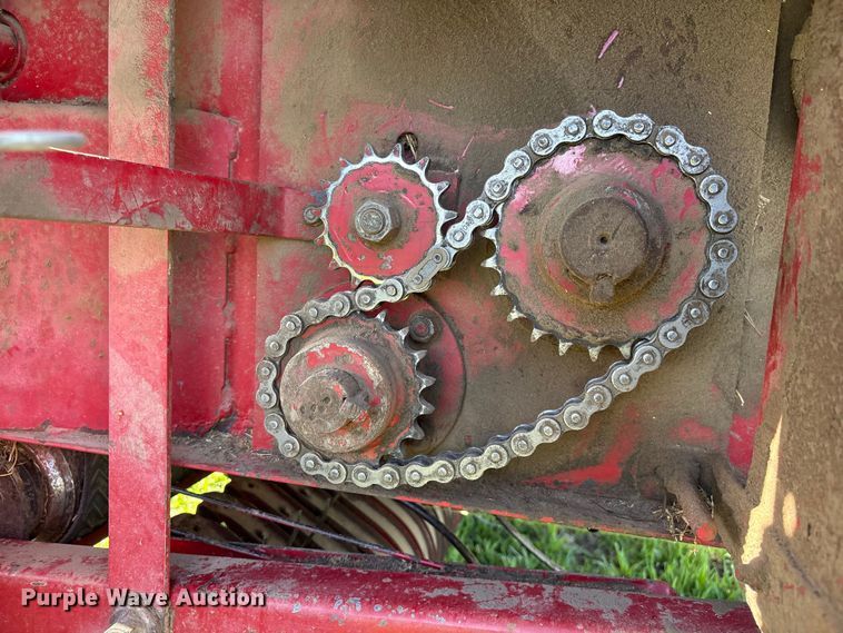 image for item FG2897 Case IH 8465A round baler
