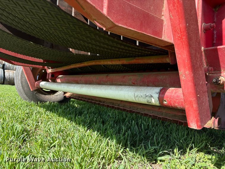 image for item FG2897 Case IH 8465A round baler