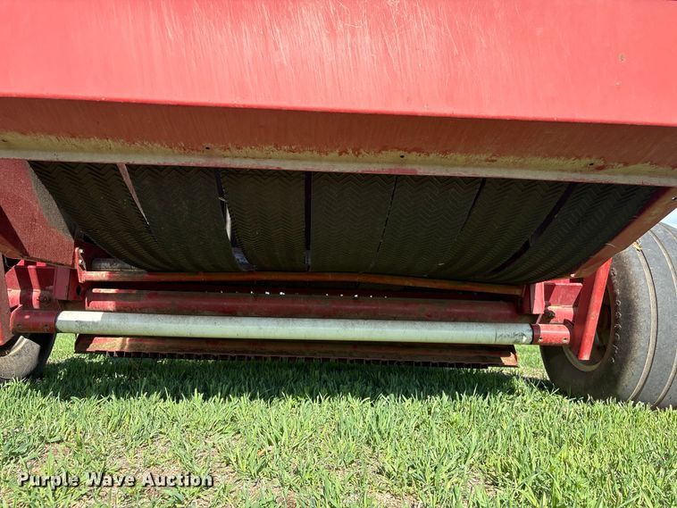 image for item FG2897 Case IH 8465A round baler