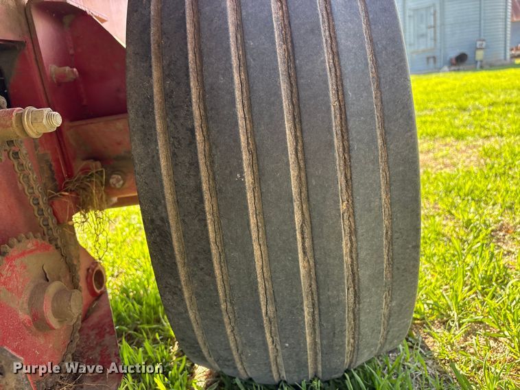 image for item FG2897 Case IH 8465A round baler