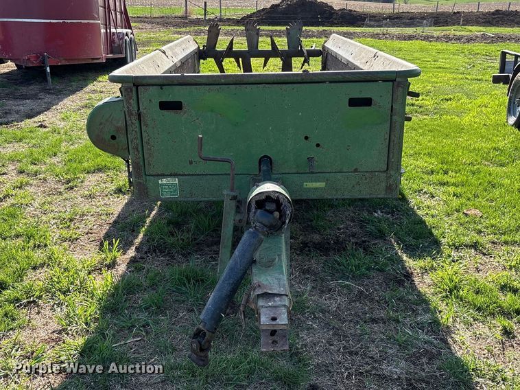 image for item FG2900 John Deere 34 manure spreader