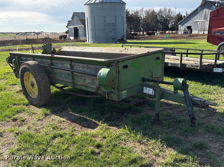 image for item FG2900 John Deere 34 manure spreader