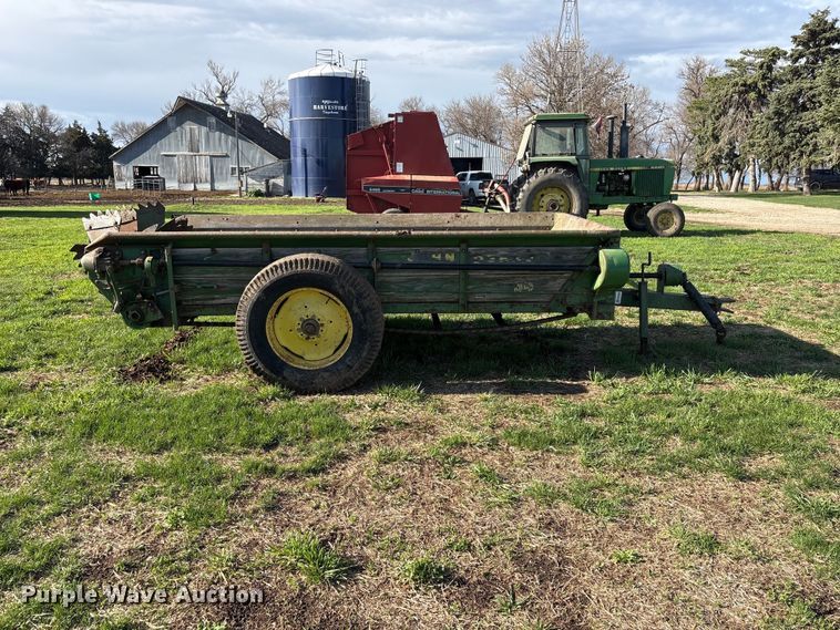 image for item FG2900 John Deere 34 manure spreader