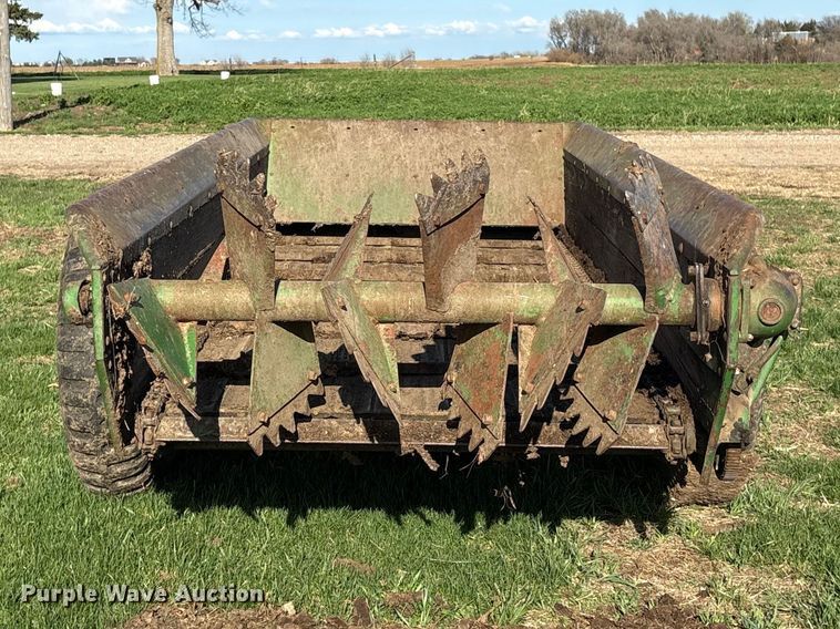 image for item FG2900 John Deere 34 manure spreader