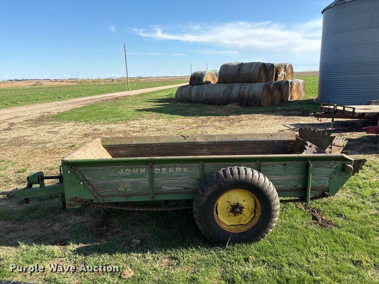 image for item FG2900 John Deere 34 manure spreader