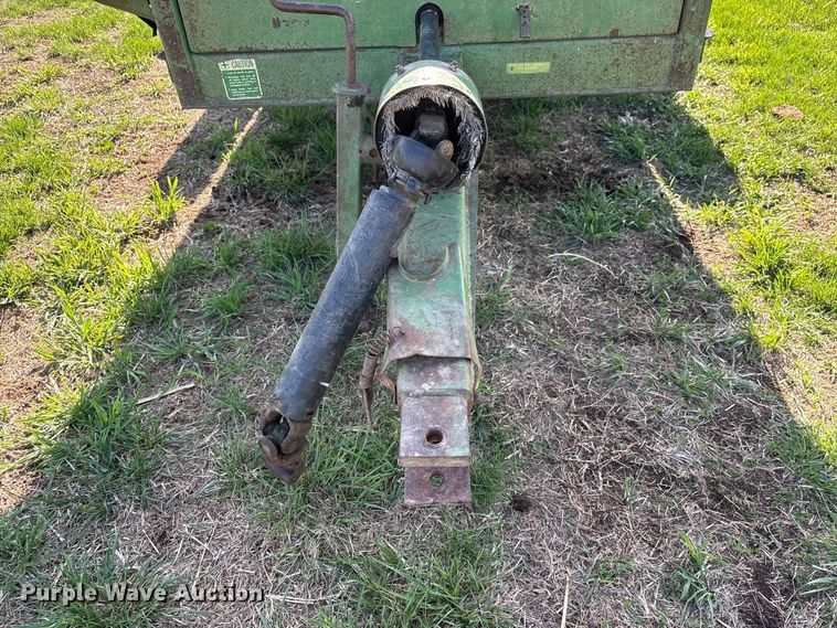 image for item FG2900 John Deere 34 manure spreader