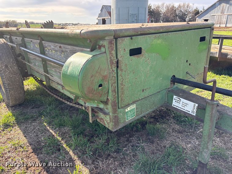 image for item FG2900 John Deere 34 manure spreader