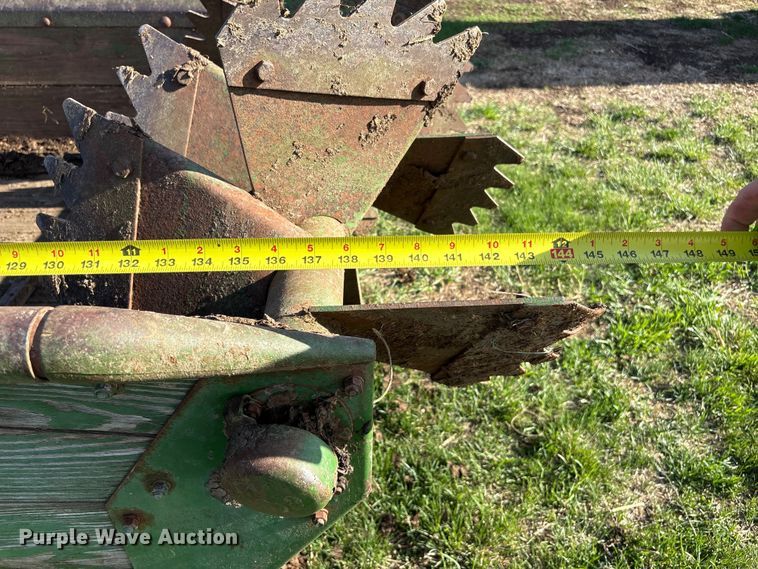 image for item FG2900 John Deere 34 manure spreader