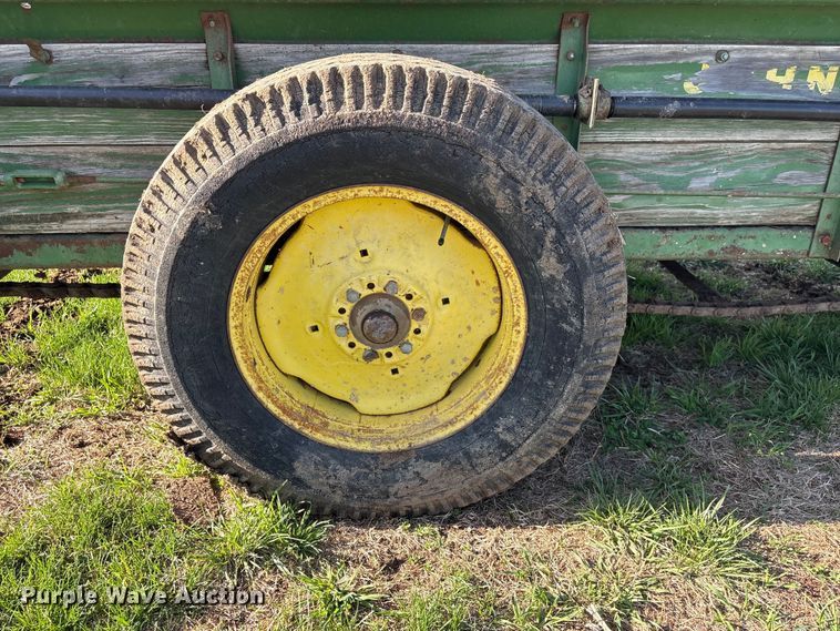 image for item FG2900 John Deere 34 manure spreader