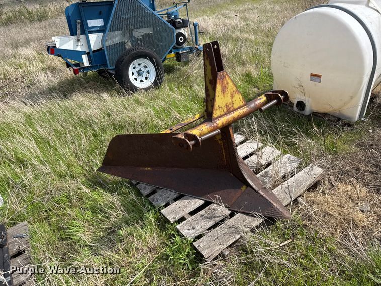 image for item MX9048 Three point ripper