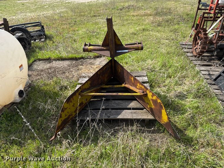 image for item MX9048 Three point ripper