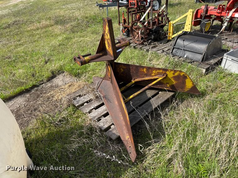 image for item MX9048 Three point ripper