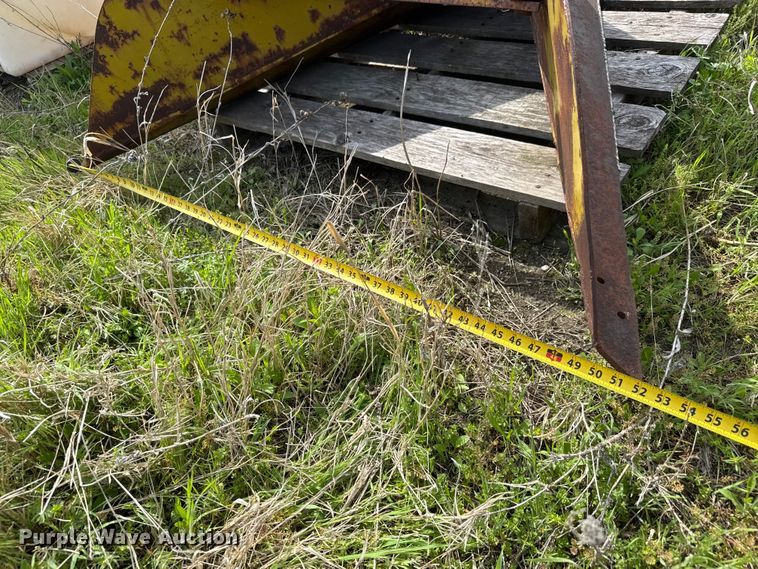 image for item MX9048 Three point ripper