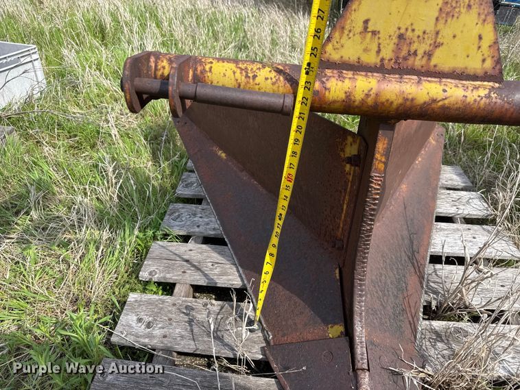 image for item MX9048 Three point ripper