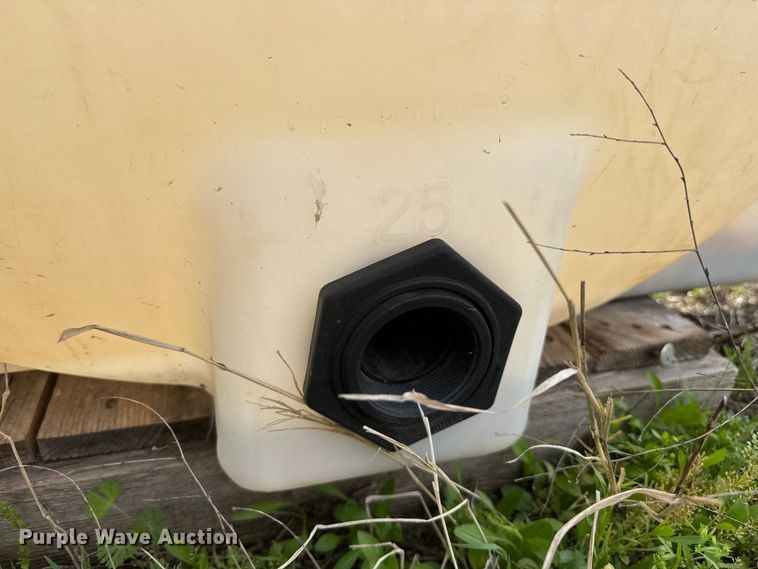 image for item MX9049 Poly tank