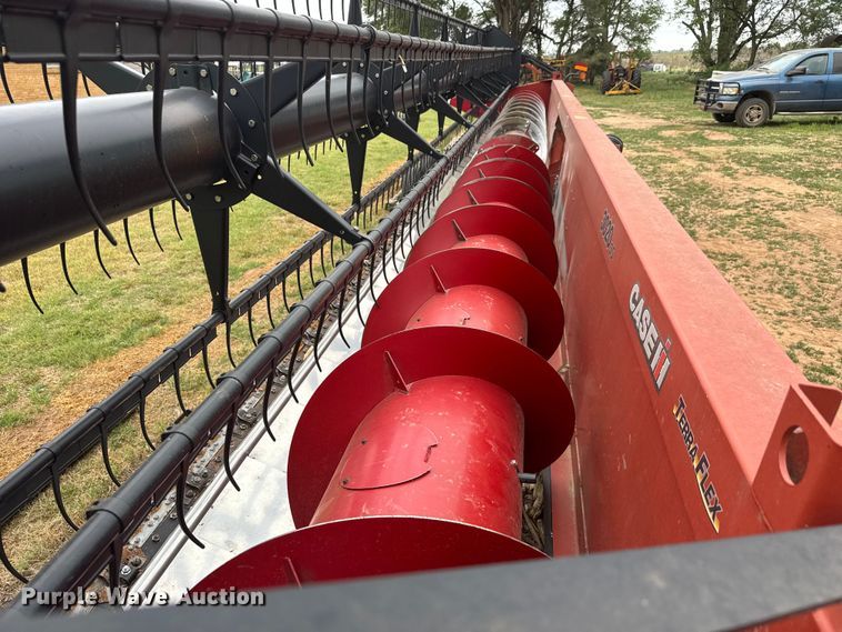 image for item MX9101 2011 Case IH 3020 Terra Flex flex head
