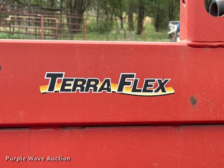 image for item MX9101 2011 Case IH 3020 Terra Flex flex head