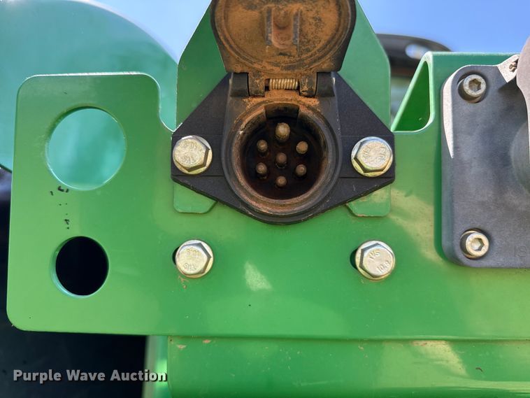 image for item NK9156 2013 John Deere 9560R 4WD tractor