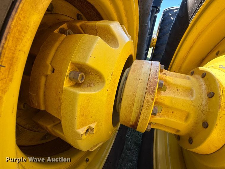 image for item NK9156 2013 John Deere 9560R 4WD tractor