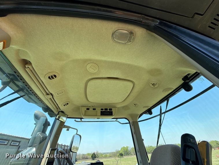 image for item NK9156 2013 John Deere 9560R 4WD tractor