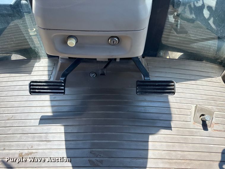 image for item NK9156 2013 John Deere 9560R 4WD tractor