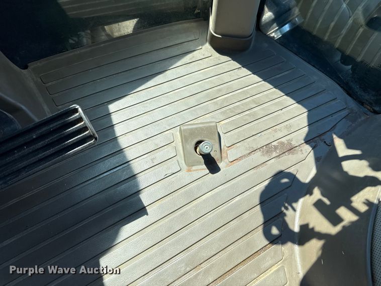 image for item NK9156 2013 John Deere 9560R 4WD tractor