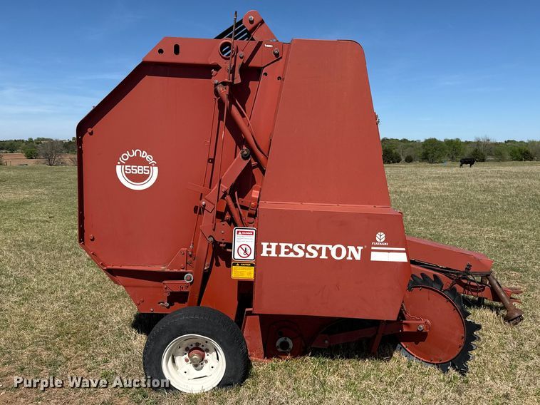 image for item NK9158 Hesston R585 round baler