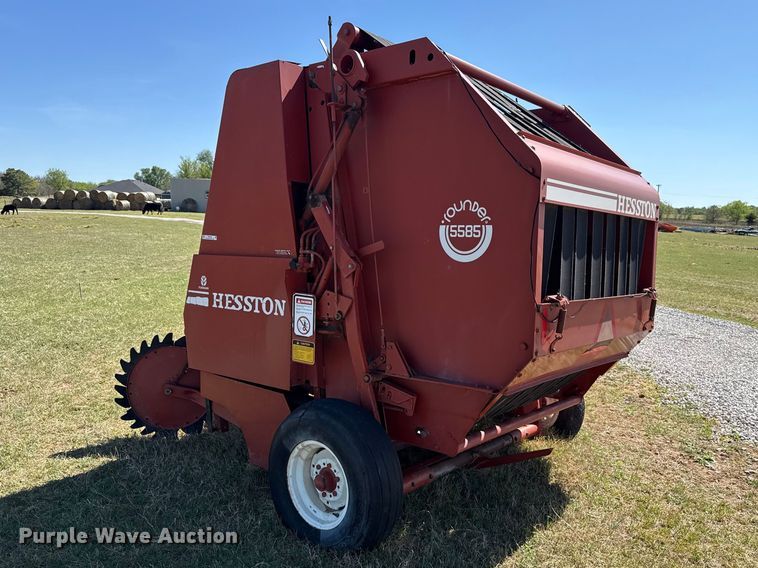 image for item NK9158 Hesston R585 round baler