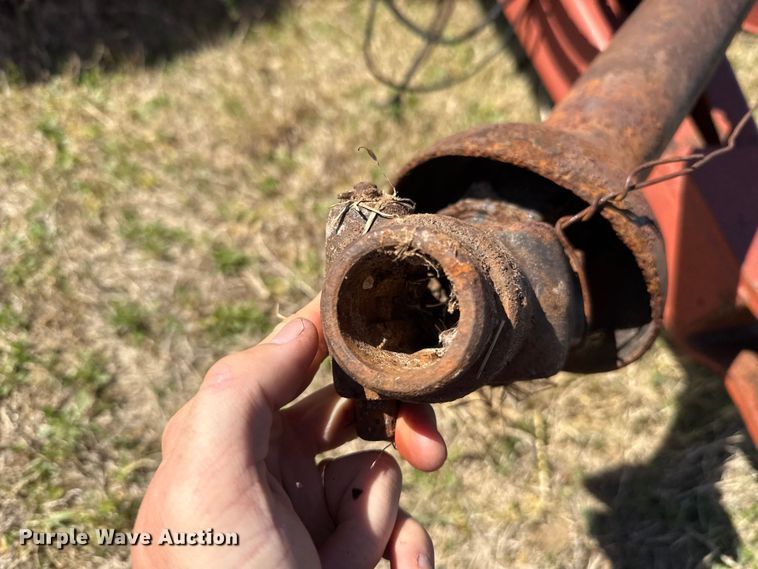 image for item NK9158 Hesston R585 round baler