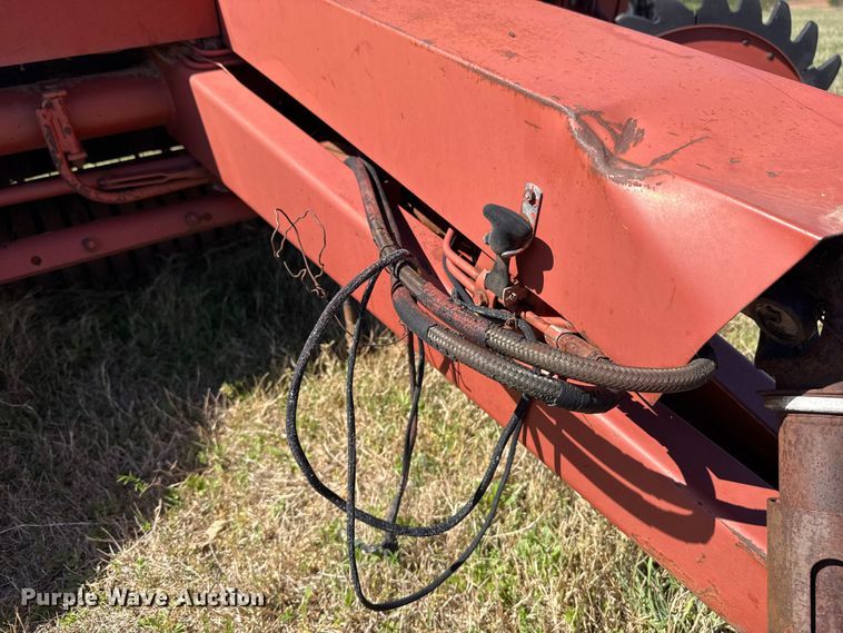 image for item NK9158 Hesston R585 round baler