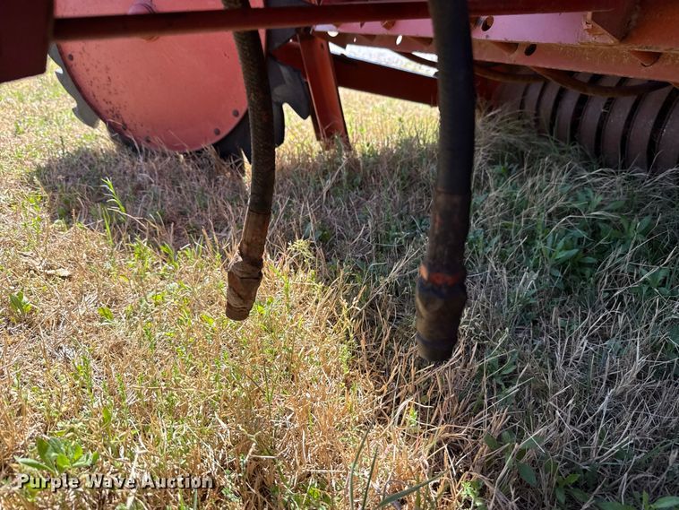 image for item NK9158 Hesston R585 round baler