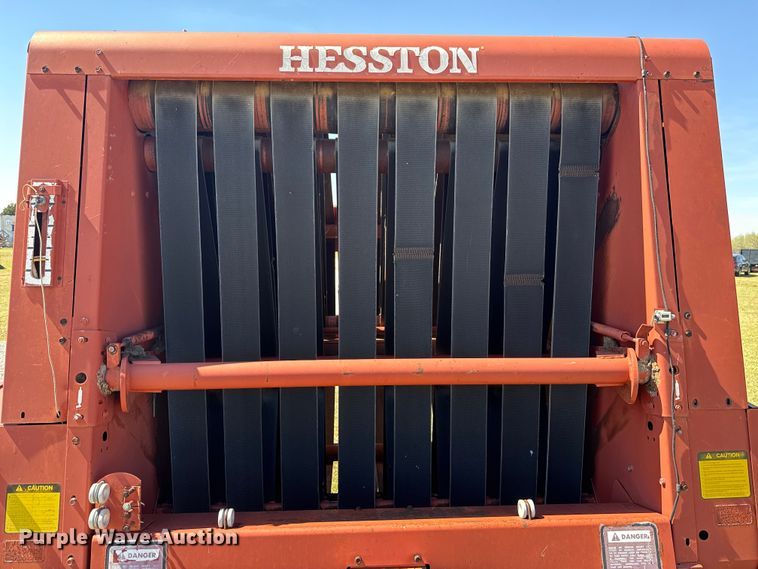 image for item NK9158 Hesston R585 round baler