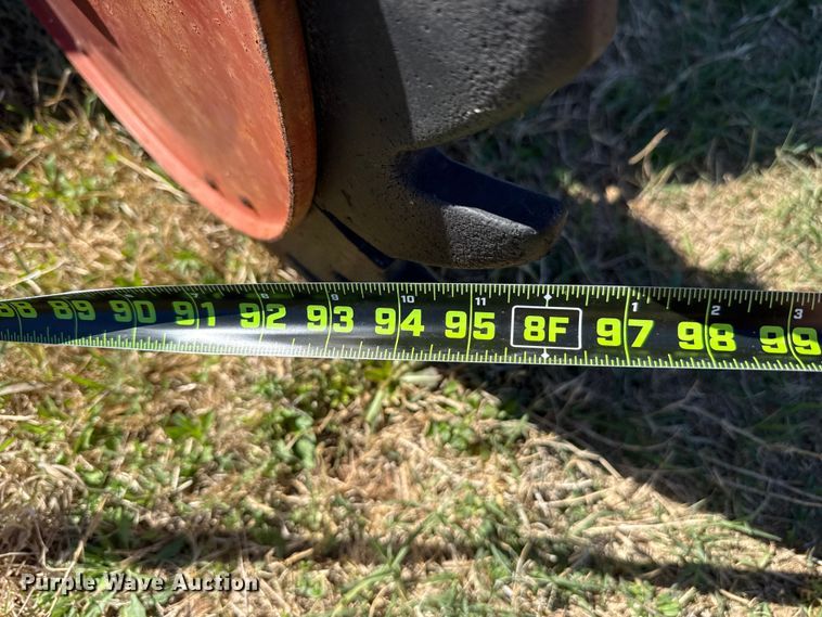 image for item NK9158 Hesston R585 round baler