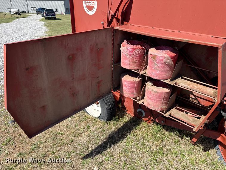 image for item NK9158 Hesston R585 round baler