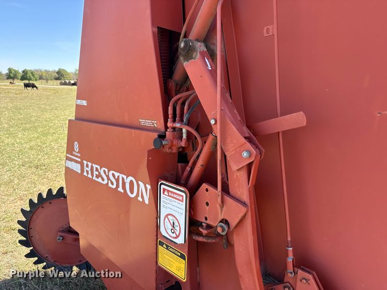 image for item NK9158 Hesston R585 round baler