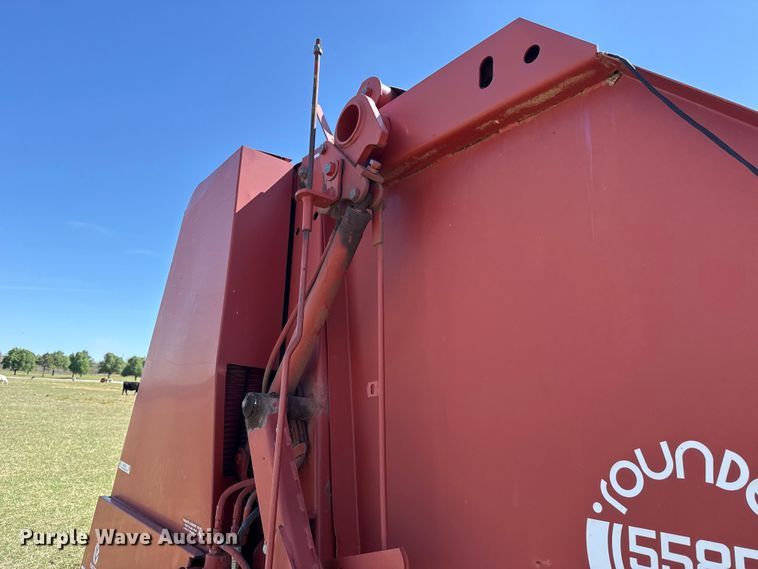 image for item NK9158 Hesston R585 round baler