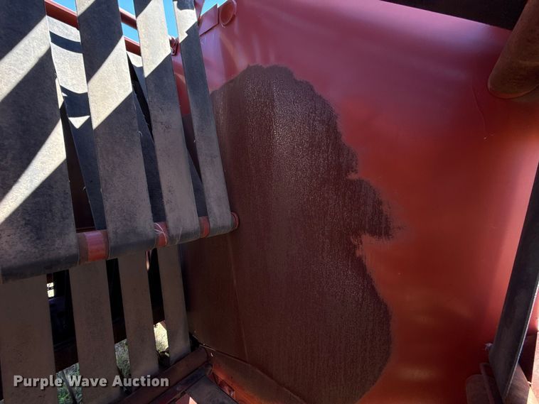 image for item NK9158 Hesston R585 round baler