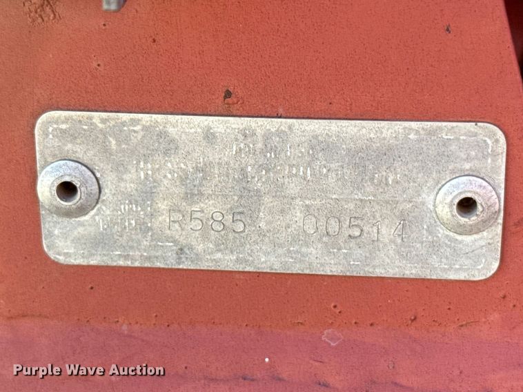 image for item NK9158 Hesston R585 round baler