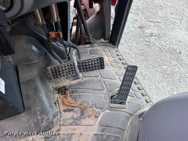 image for item YA2739 2012 Massey Ferguson MF1660 MFWD tractor