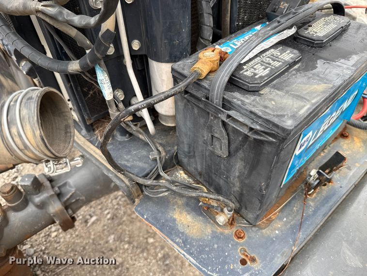 image for item YA2739 2012 Massey Ferguson MF1660 MFWD tractor