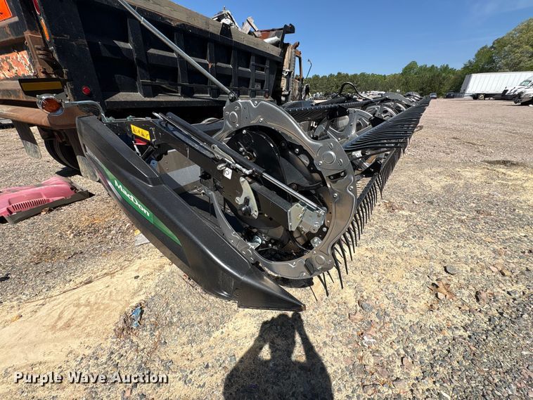 image for item YA2990 2024 MacDon FD235 flex draper head