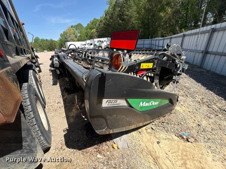 image for item YA2990 2024 MacDon FD235 flex draper head