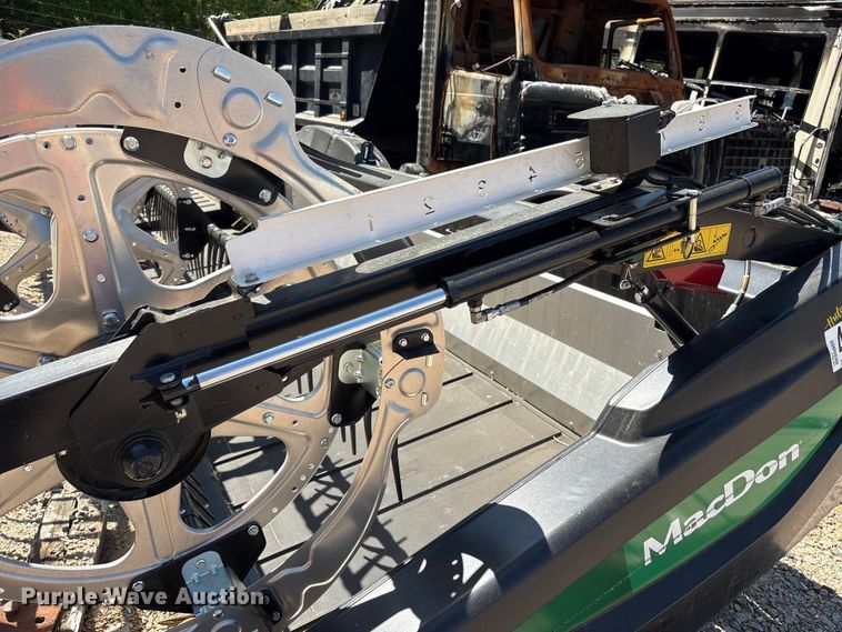 image for item YA2990 2024 MacDon FD235 flex draper head