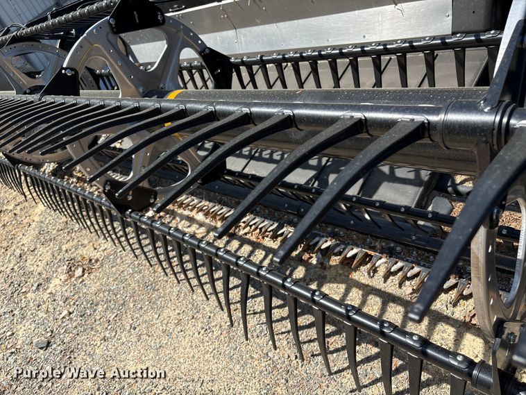 image for item YA2990 2024 MacDon FD235 flex draper head