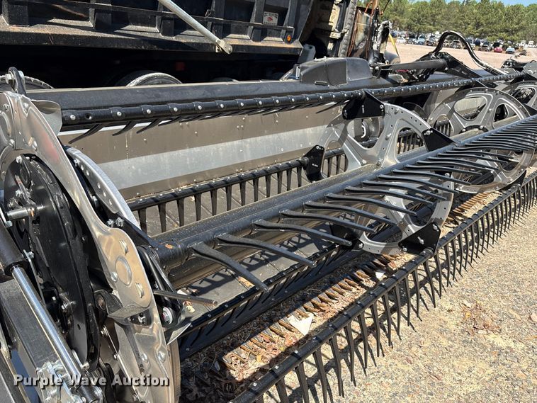 image for item YA2990 2024 MacDon FD235 flex draper head