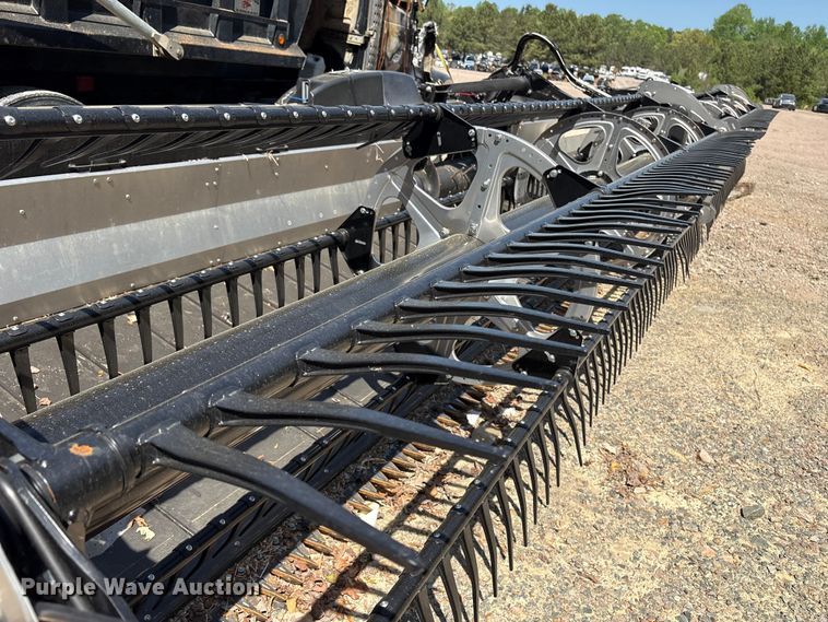 image for item YA2990 2024 MacDon FD235 flex draper head