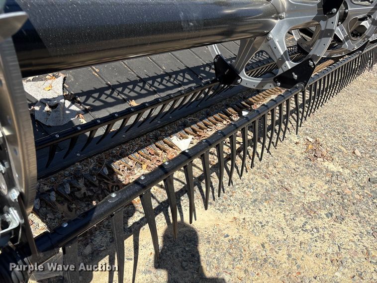 image for item YA2990 2024 MacDon FD235 flex draper head