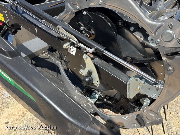 image for item YA2990 2024 MacDon FD235 flex draper head