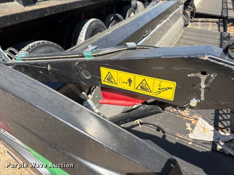 image for item YA2990 2024 MacDon FD235 flex draper head