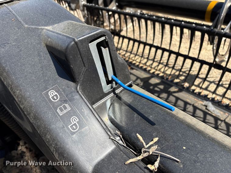 image for item YA2990 2024 MacDon FD235 flex draper head